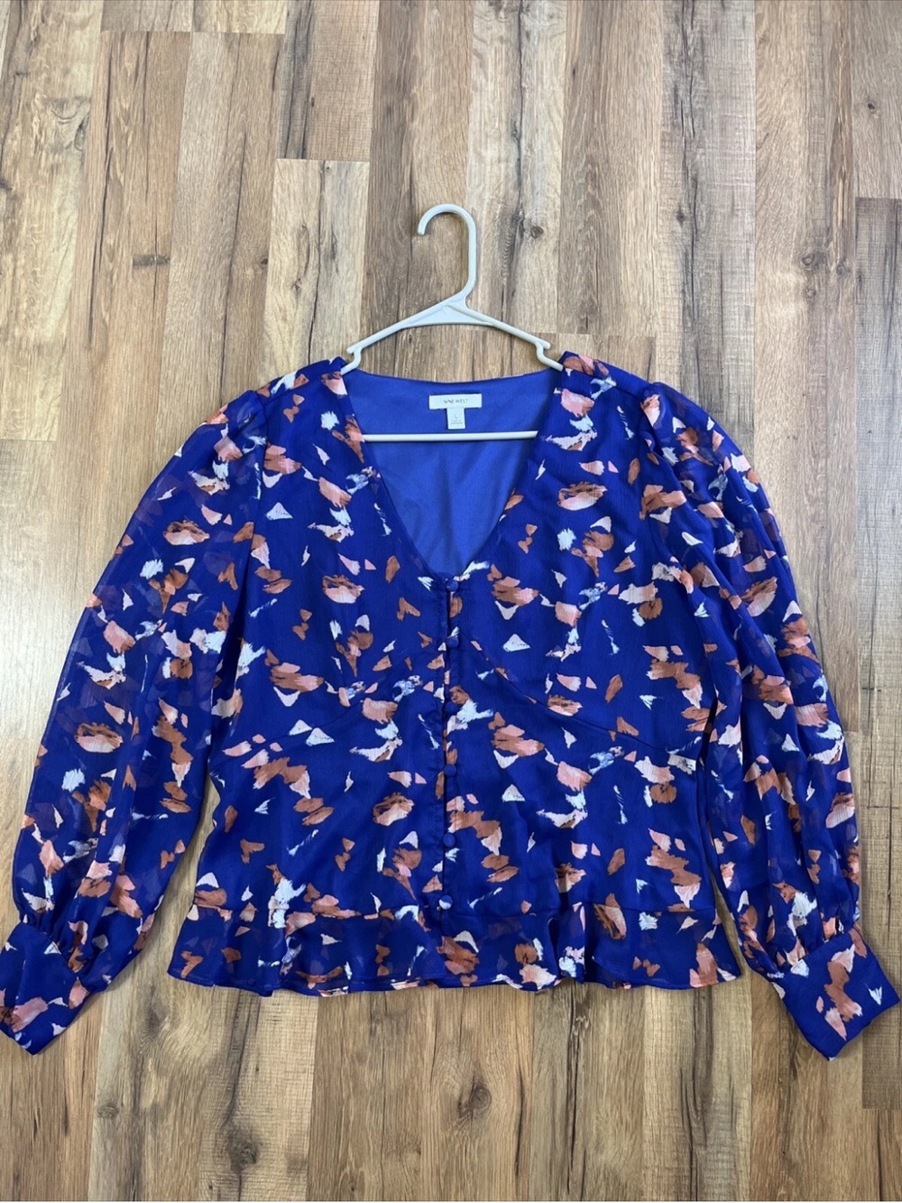 Nine West Blue Floral V-Neck Long Sleeve Blouse